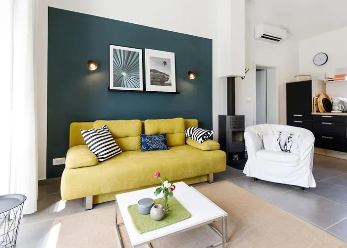 1-bedroom *